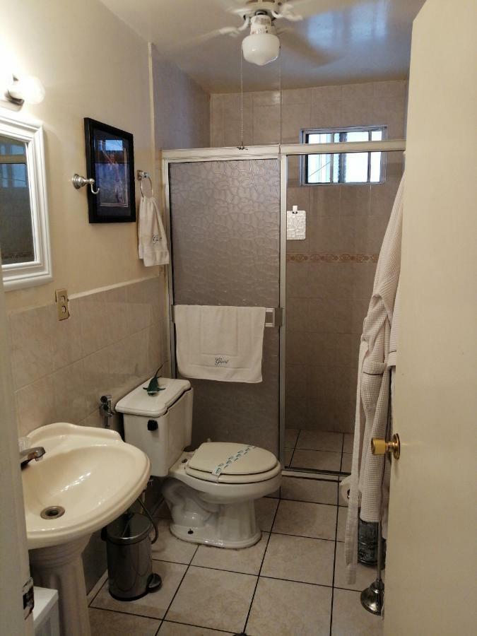 Pied-A-Terre Center Of Tijuana Apartment Exterior photo